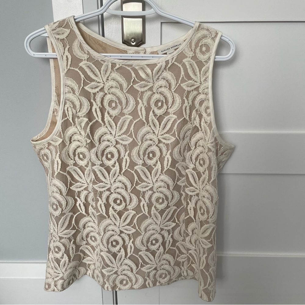 ⭐️HOST PICK⭐️ Elegant Sleeveless Top by Banana Republic